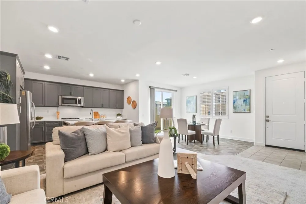 810 Enchanted Hideaway Upland, CA 91786