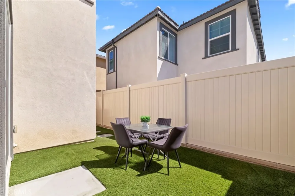 810 Enchanted Hideaway Upland, CA 91786