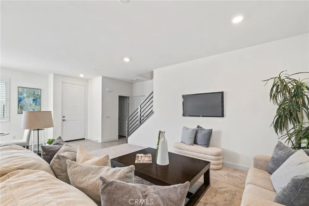 810 Enchanted Hideaway Upland, CA 91786