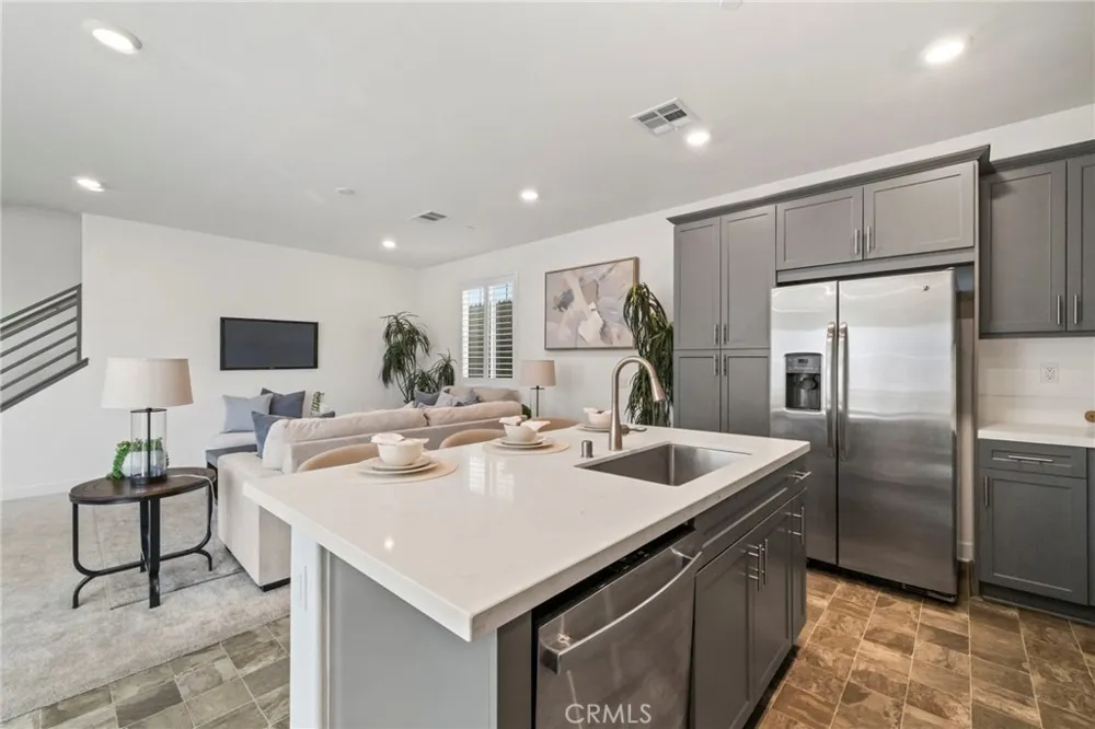 810 Enchanted Hideaway Upland, CA 91786