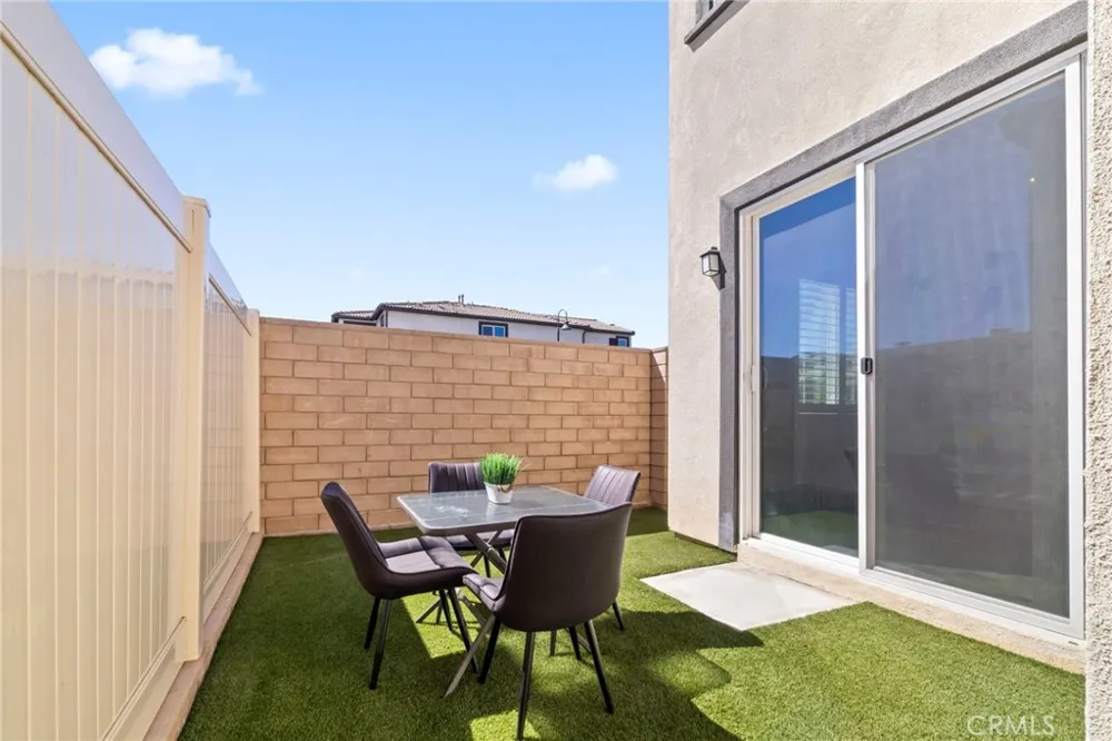810 Enchanted Hideaway Upland, CA 91786