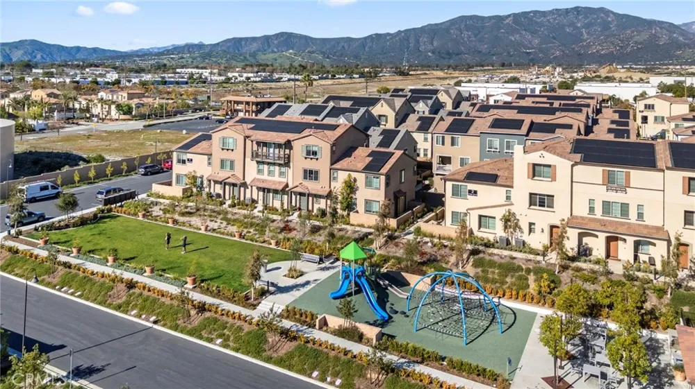 810 Enchanted Hideaway Upland, CA 91786