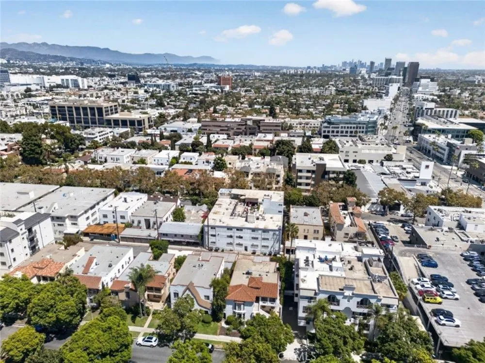144 La Peer Drive Beverly Hills, CA 90211