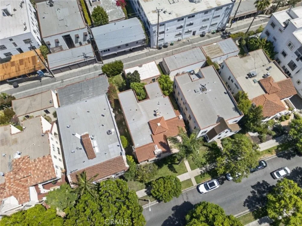 144 La Peer Drive Beverly Hills, CA 90211