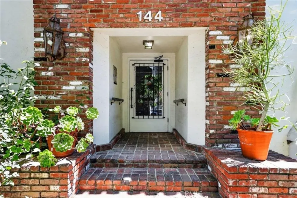 144 La Peer Drive Beverly Hills, CA 90211