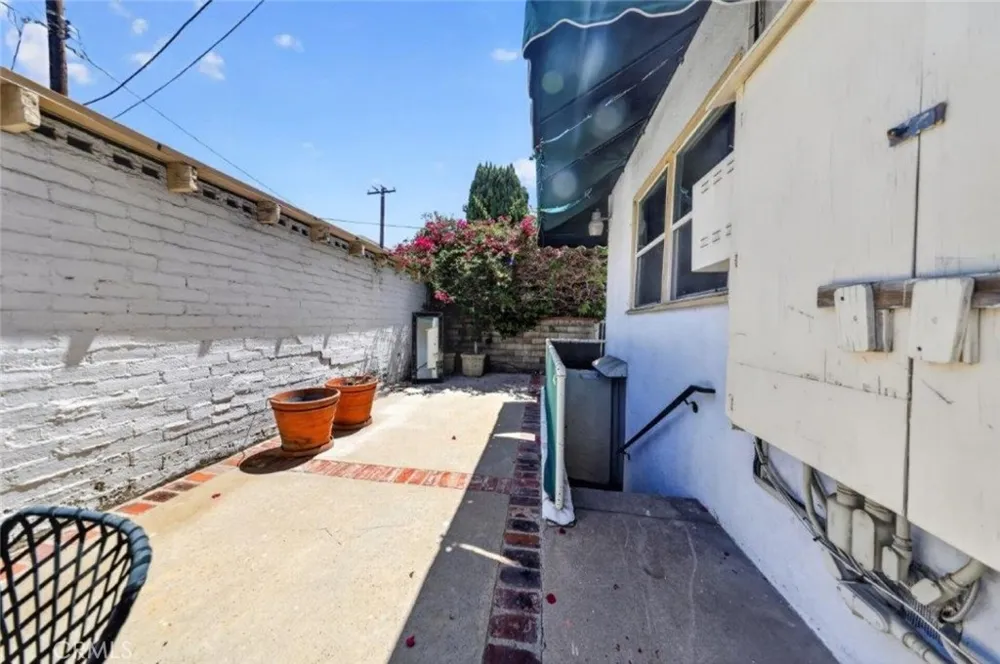 144 La Peer Drive Beverly Hills, CA 90211