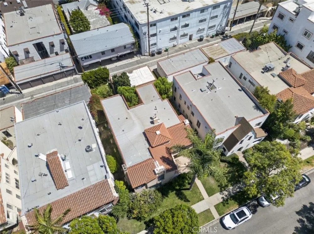 144 La Peer Drive Beverly Hills, CA 90211