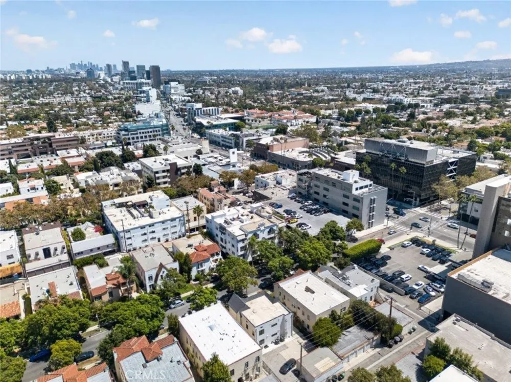 144 La Peer Drive Beverly Hills, CA 90211