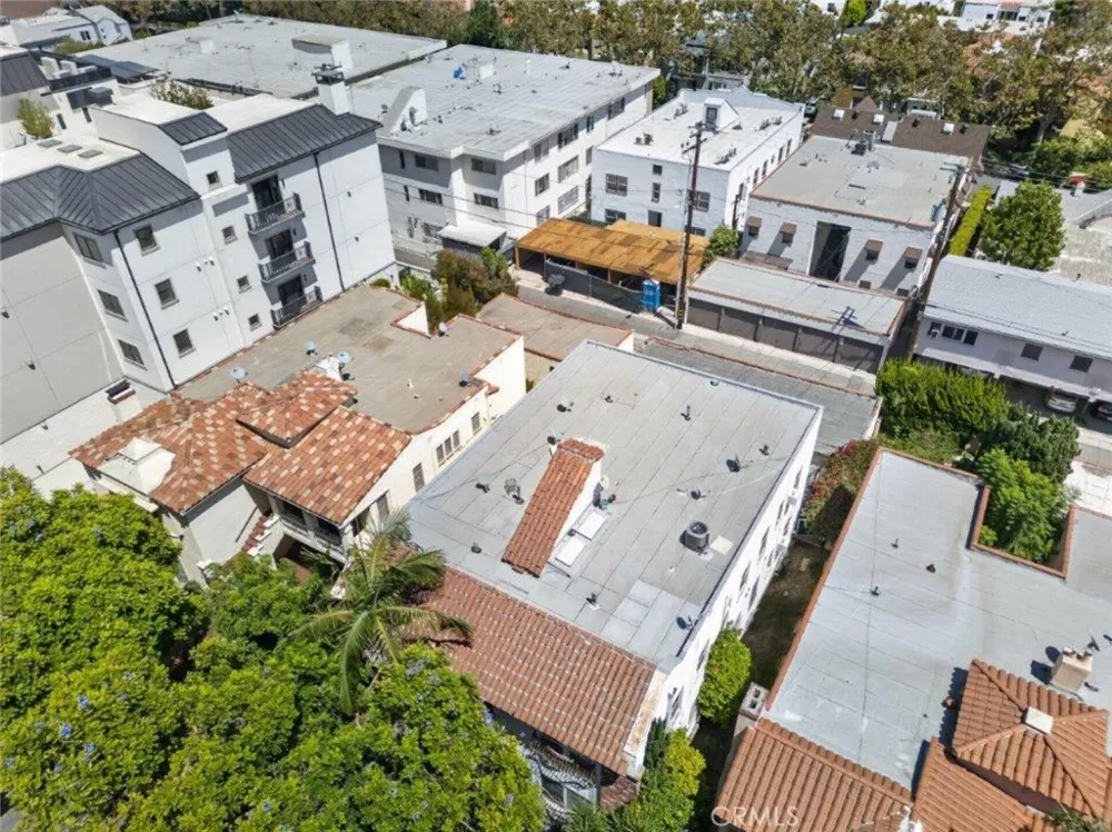 144 La Peer Drive Beverly Hills, CA 90211