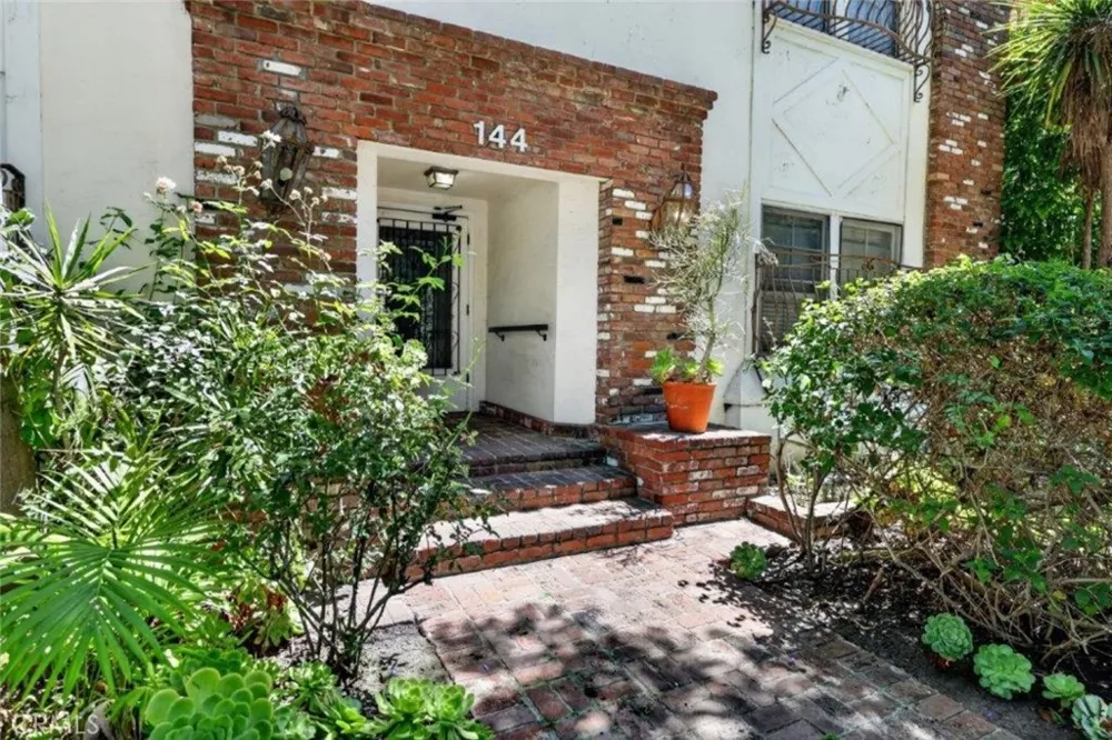 144 La Peer Drive Beverly Hills, CA 90211