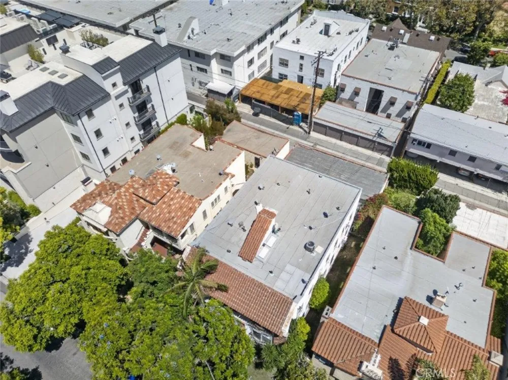 144 La Peer Drive Beverly Hills, CA 90211