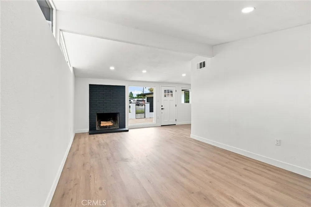 663 E Margarita Rialto, CA 92376