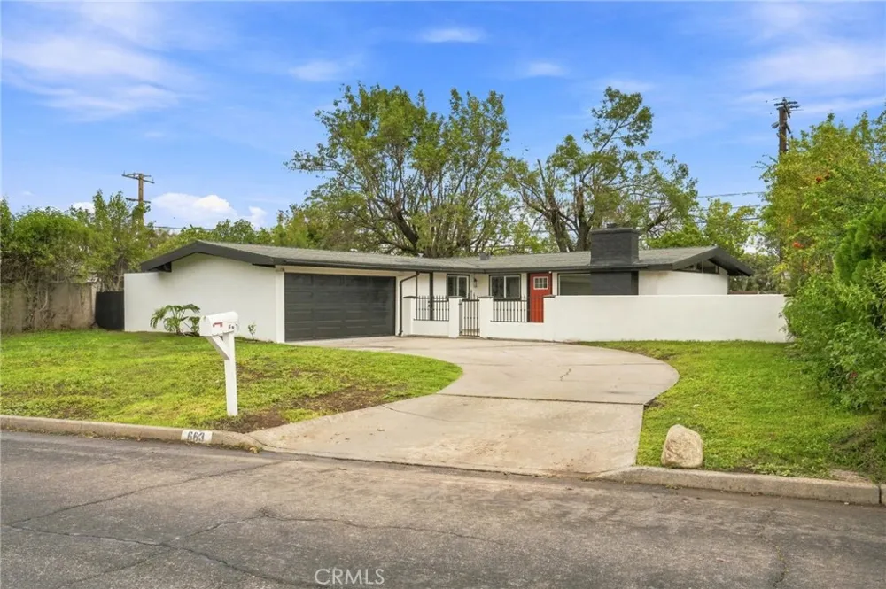 663 E Margarita Rialto, CA 92376