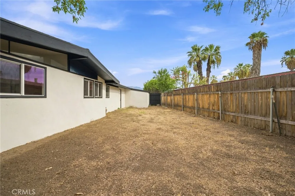 663 E Margarita Rialto, CA 92376