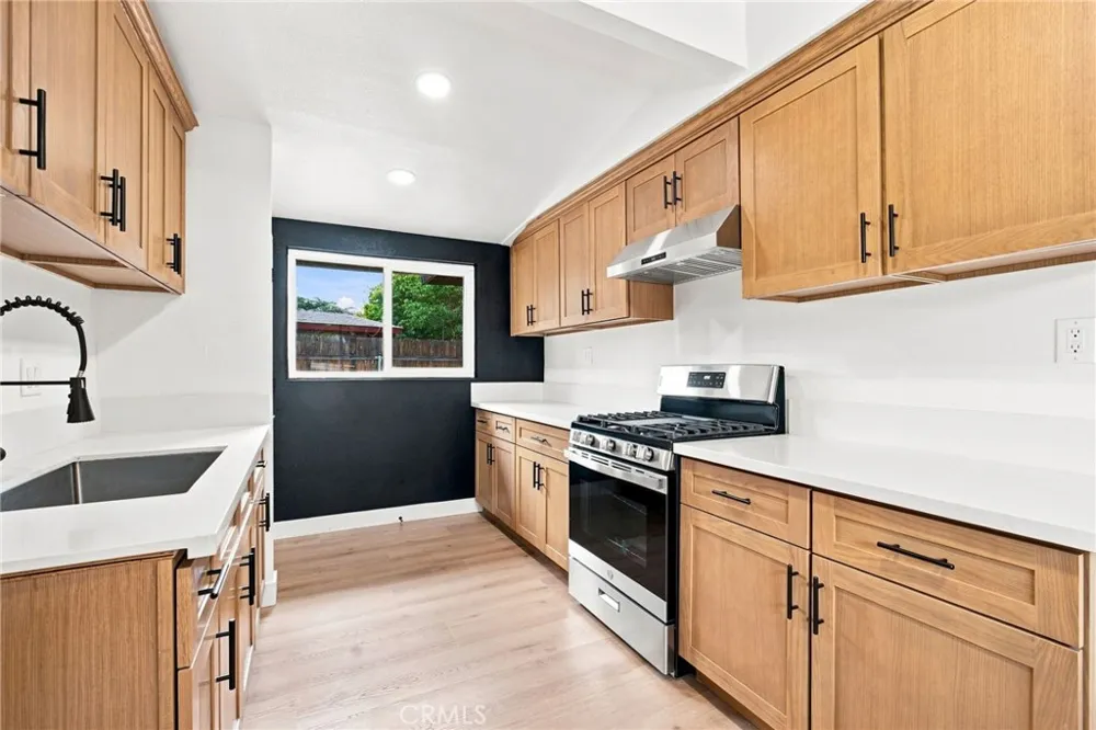 663 E Margarita Rialto, CA 92376