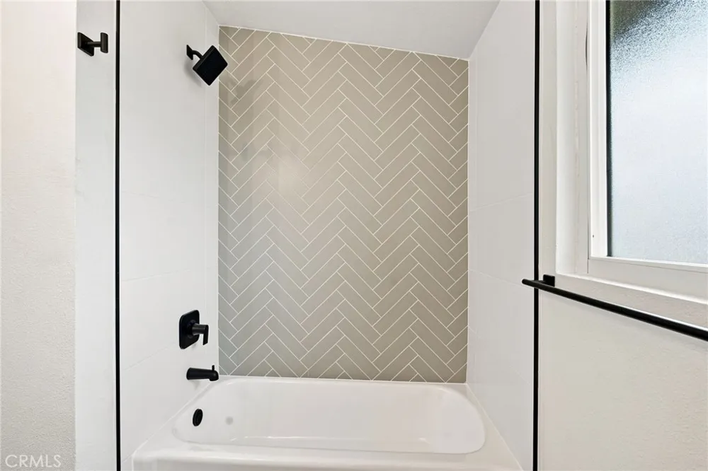 663 E Margarita Rialto, CA 92376