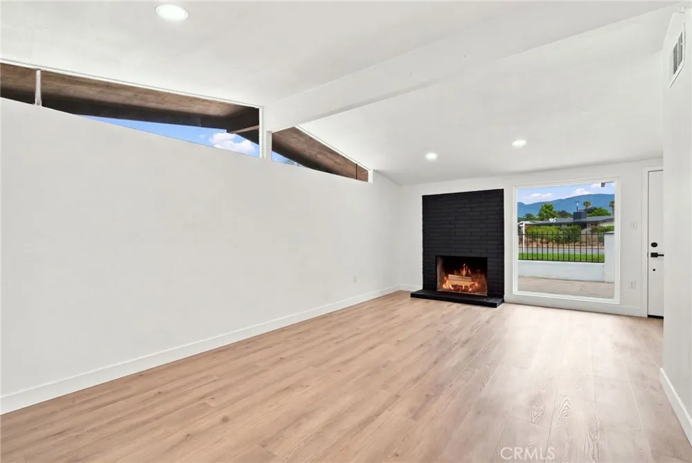 663 E Margarita Rialto, CA 92376