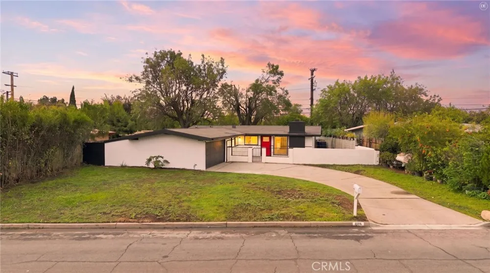 663 E Margarita Rialto, CA 92376