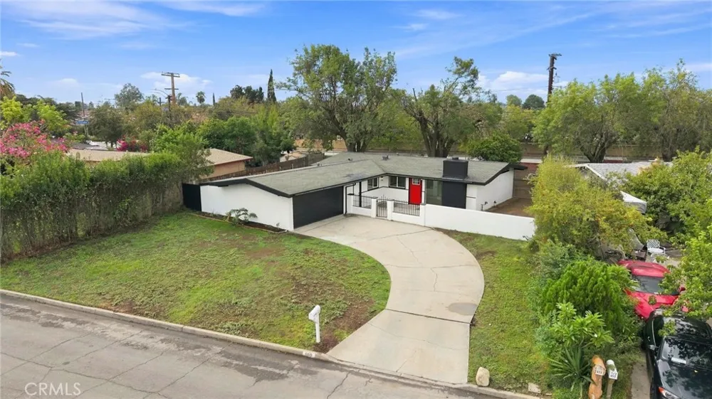 663 E Margarita Rialto, CA 92376