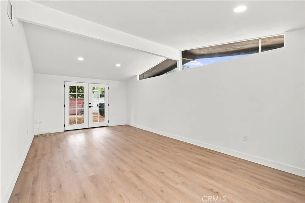 663 E Margarita Rialto, CA 92376