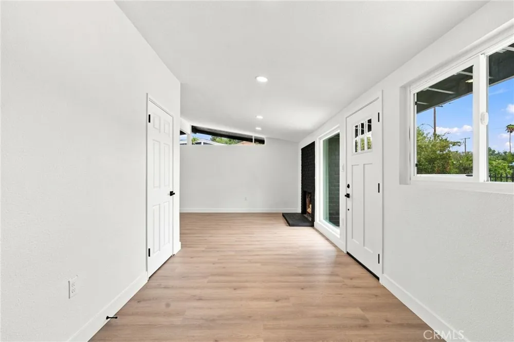663 E Margarita Rialto, CA 92376