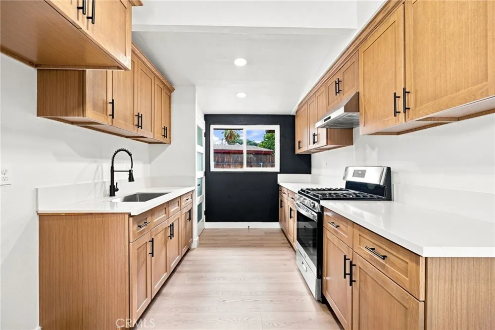 663 E Margarita Rialto, CA 92376