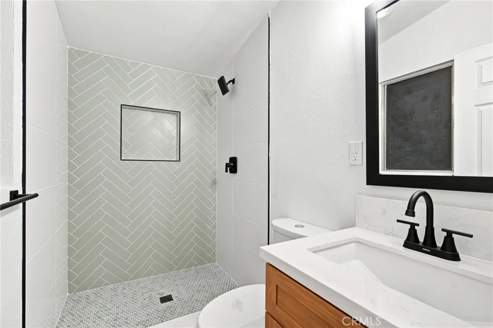663 E Margarita Rialto, CA 92376