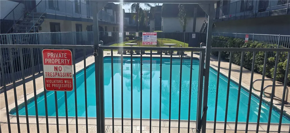 1319 Oakwood Drive #27 San Bernardino, CA 92405