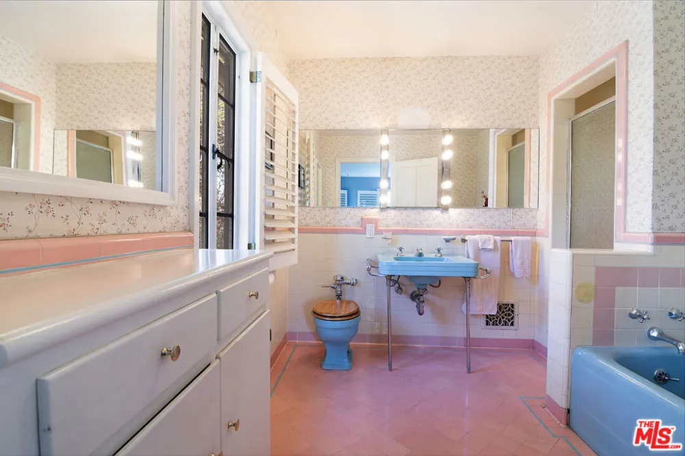 3050 Motor Avenue Los Angeles, CA 90064