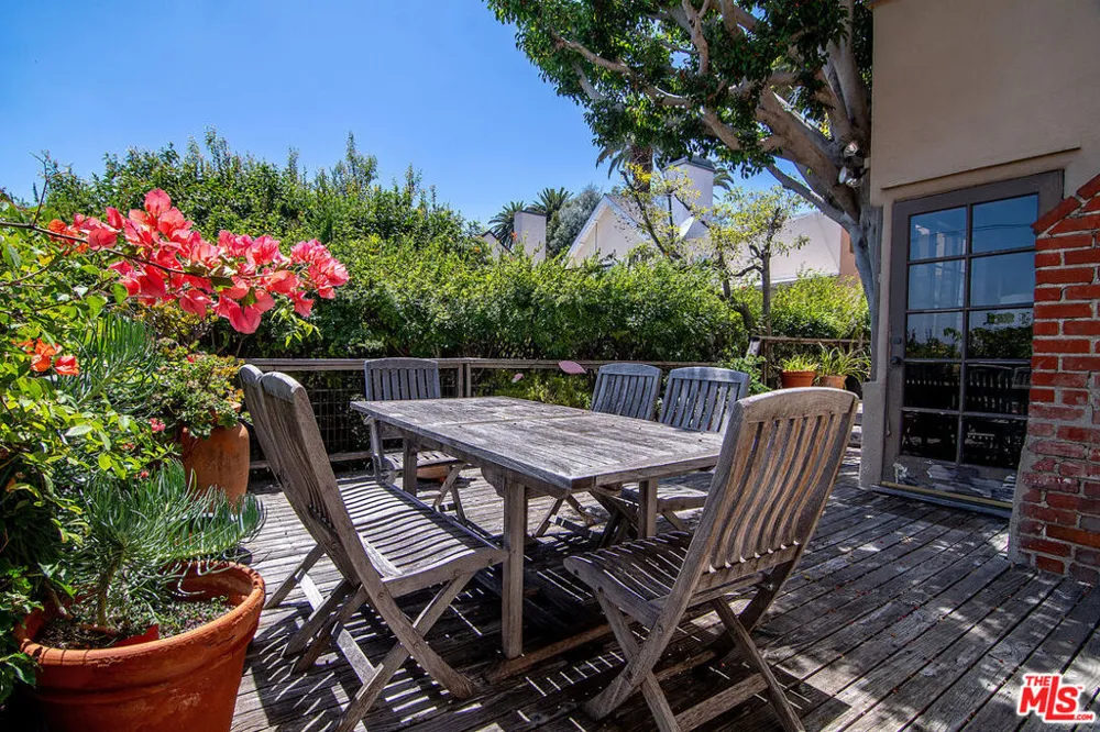3050 Motor Avenue Los Angeles, CA 90064