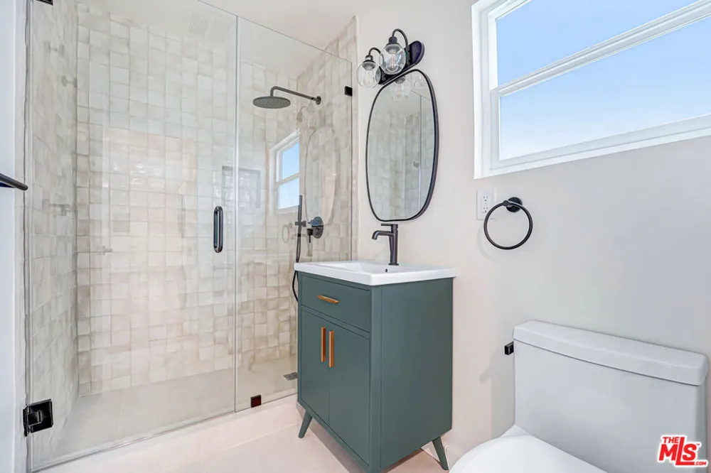 16185 W Sunset Blvd #3 Pacific Palisades, CA 90272