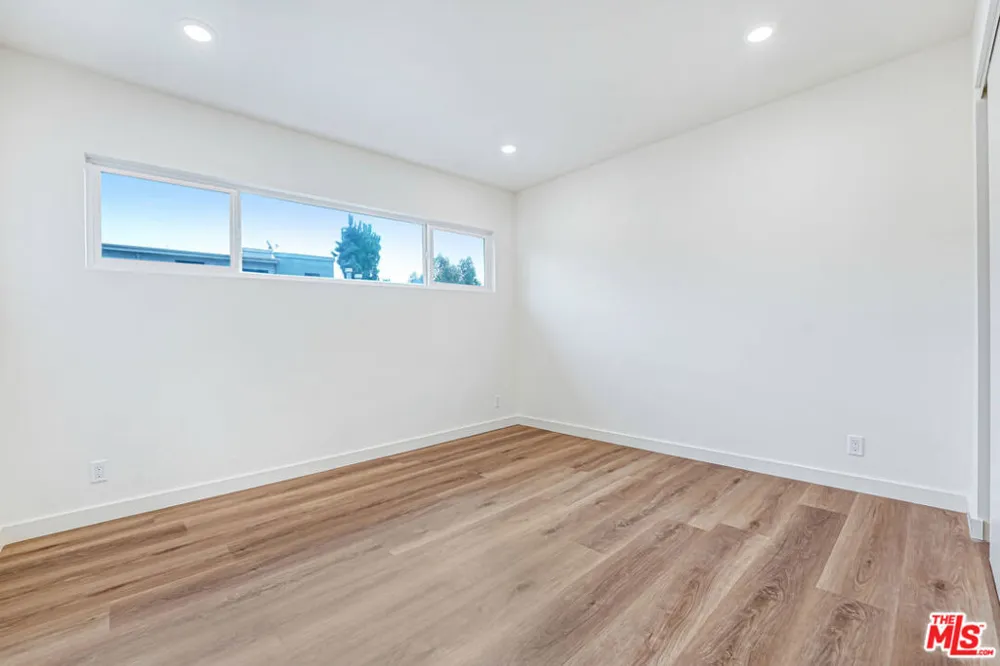 16185 W Sunset Blvd #3 Pacific Palisades, CA 90272