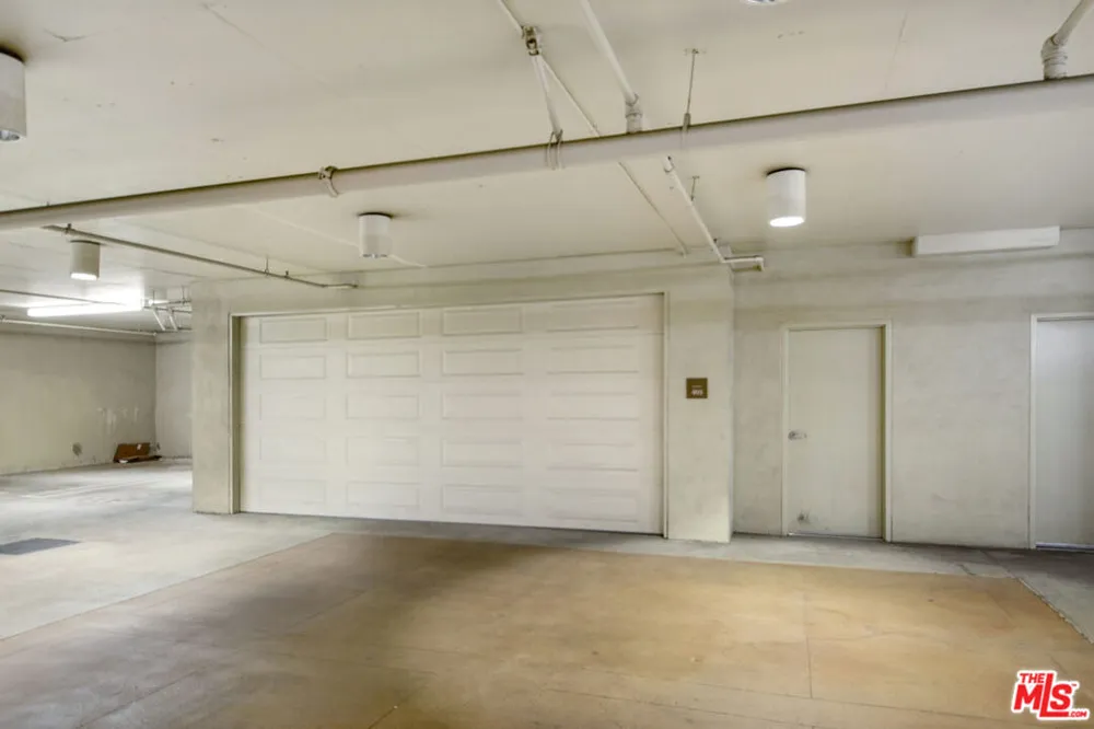 11847 Gorham Avenue #403 Los Angeles, CA 90049