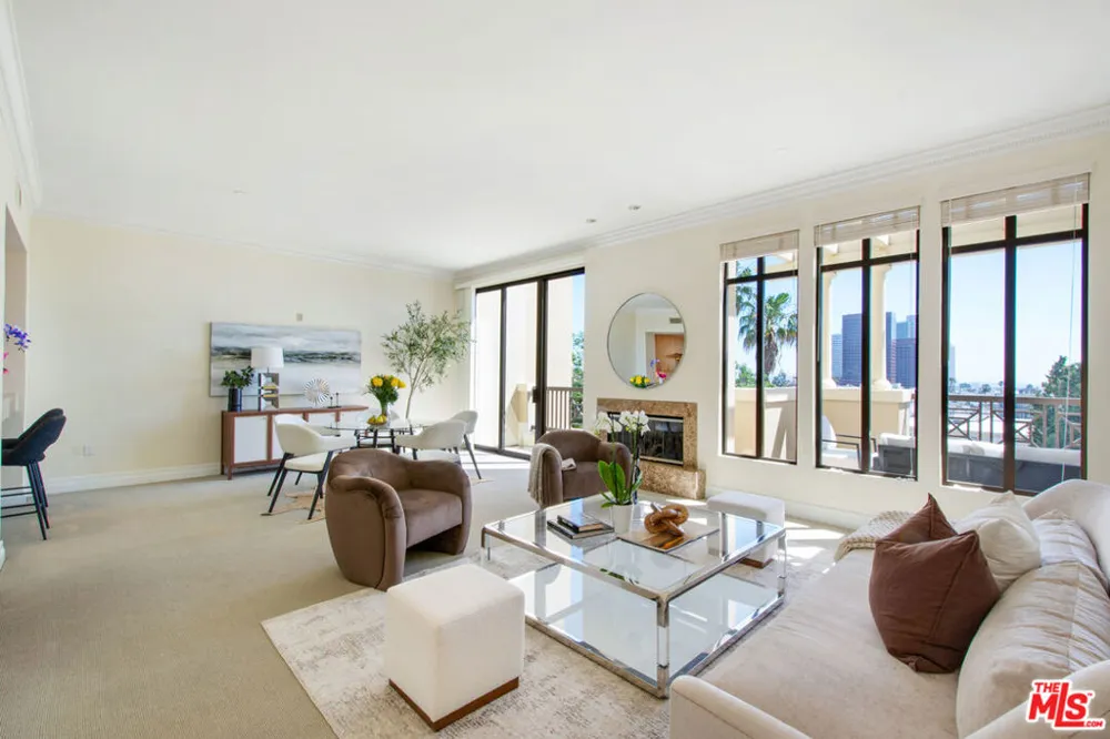 11847 Gorham Avenue #403 Los Angeles, CA 90049