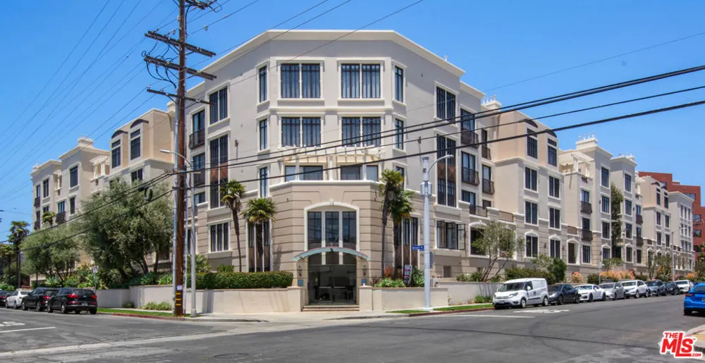 11847 Gorham Avenue #403 Los Angeles, CA 90049
