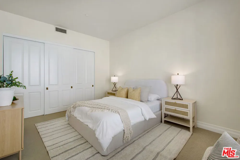 11847 Gorham Avenue #403 Los Angeles, CA 90049