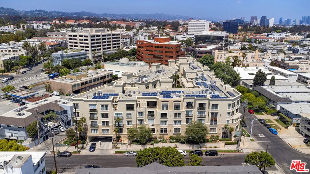 11847 Gorham Avenue #403 Los Angeles, CA 90049