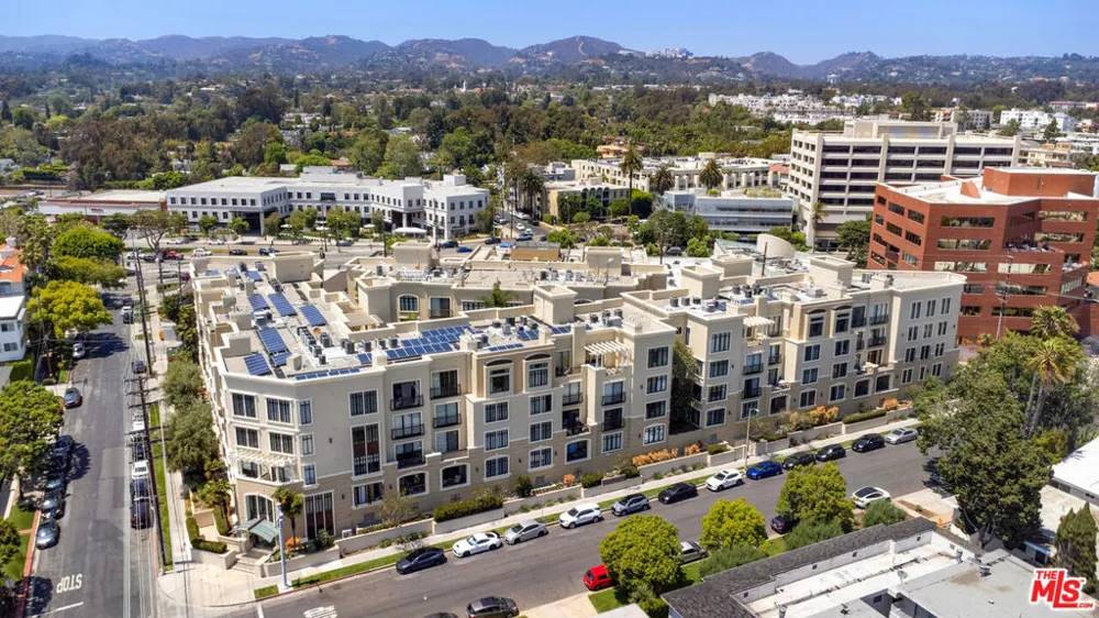 11847 Gorham Avenue #403 Los Angeles, CA 90049