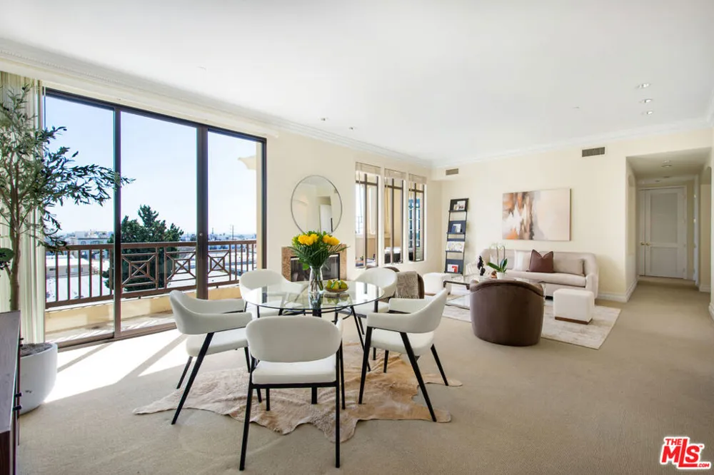 11847 Gorham Avenue #403 Los Angeles, CA 90049