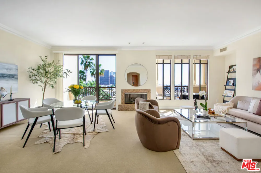 11847 Gorham Avenue #403 Los Angeles, CA 90049