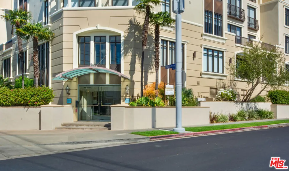 11847 Gorham Avenue #403 Los Angeles, CA 90049