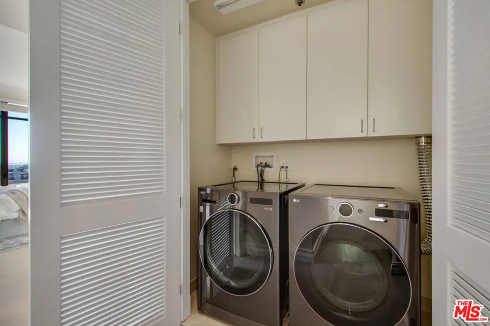11847 Gorham Avenue #403 Los Angeles, CA 90049