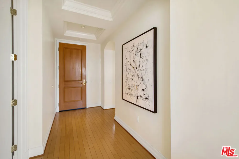 11847 Gorham Avenue #403 Los Angeles, CA 90049