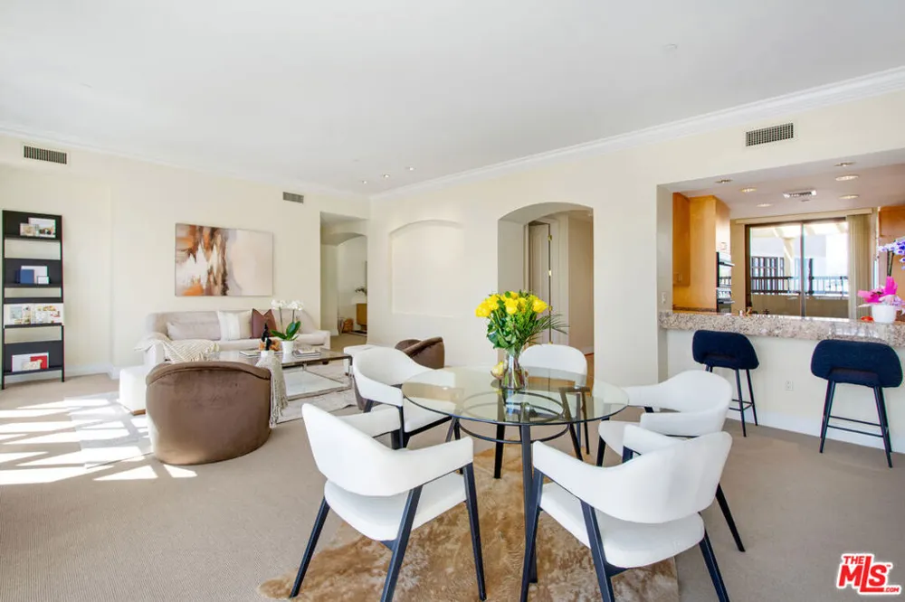 11847 Gorham Avenue #403 Los Angeles, CA 90049