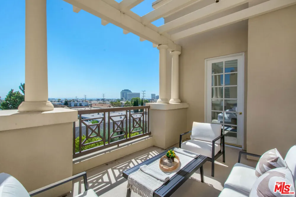 11847 Gorham Avenue #403 Los Angeles, CA 90049