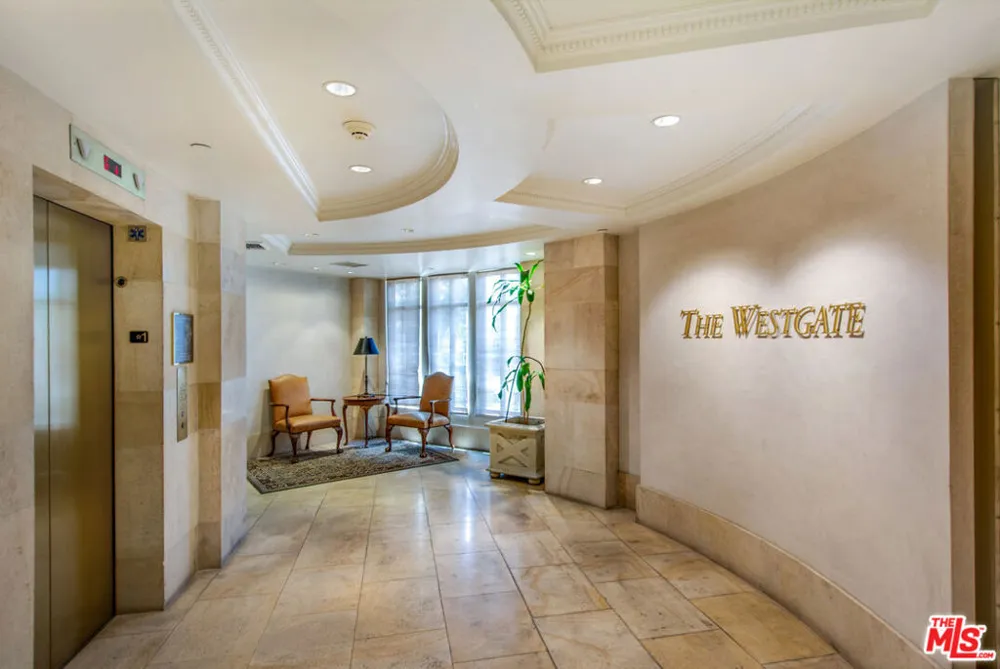 11847 Gorham Avenue #403 Los Angeles, CA 90049