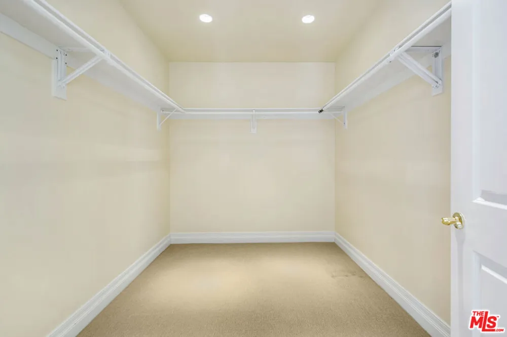 11847 Gorham Avenue #403 Los Angeles, CA 90049