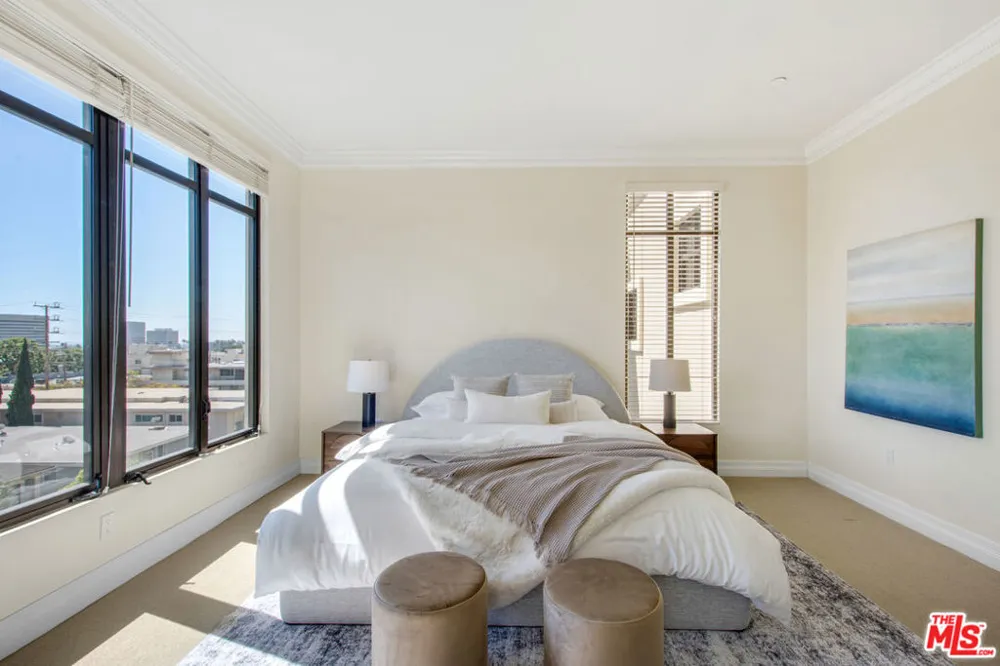 11847 Gorham Avenue #403 Los Angeles, CA 90049