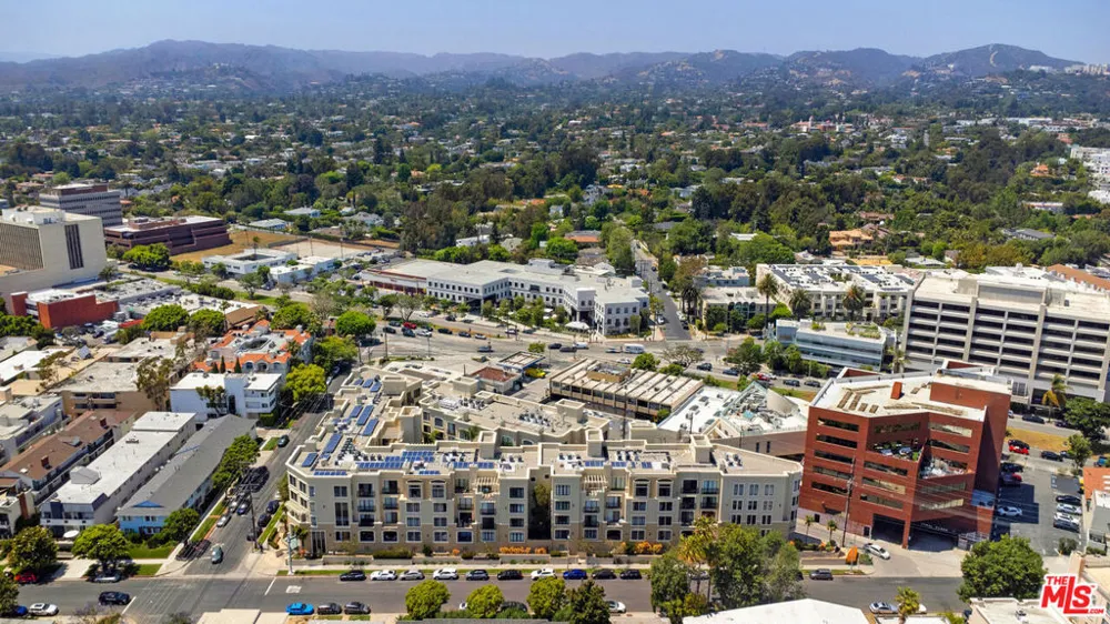 11847 Gorham Avenue #403 Los Angeles, CA 90049