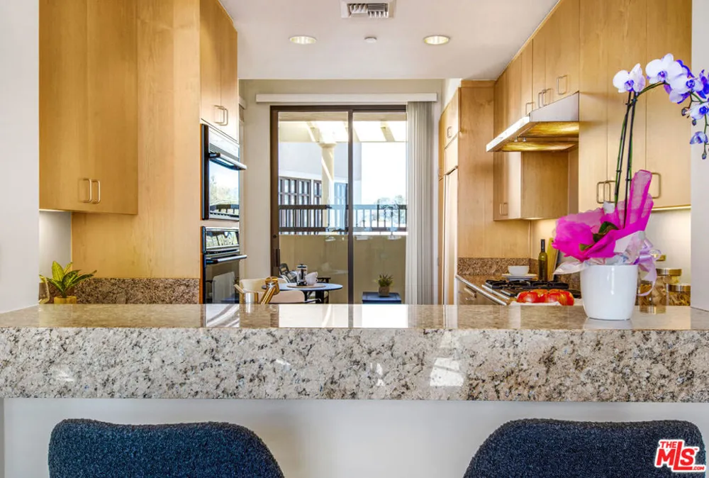 11847 Gorham Avenue #403 Los Angeles, CA 90049